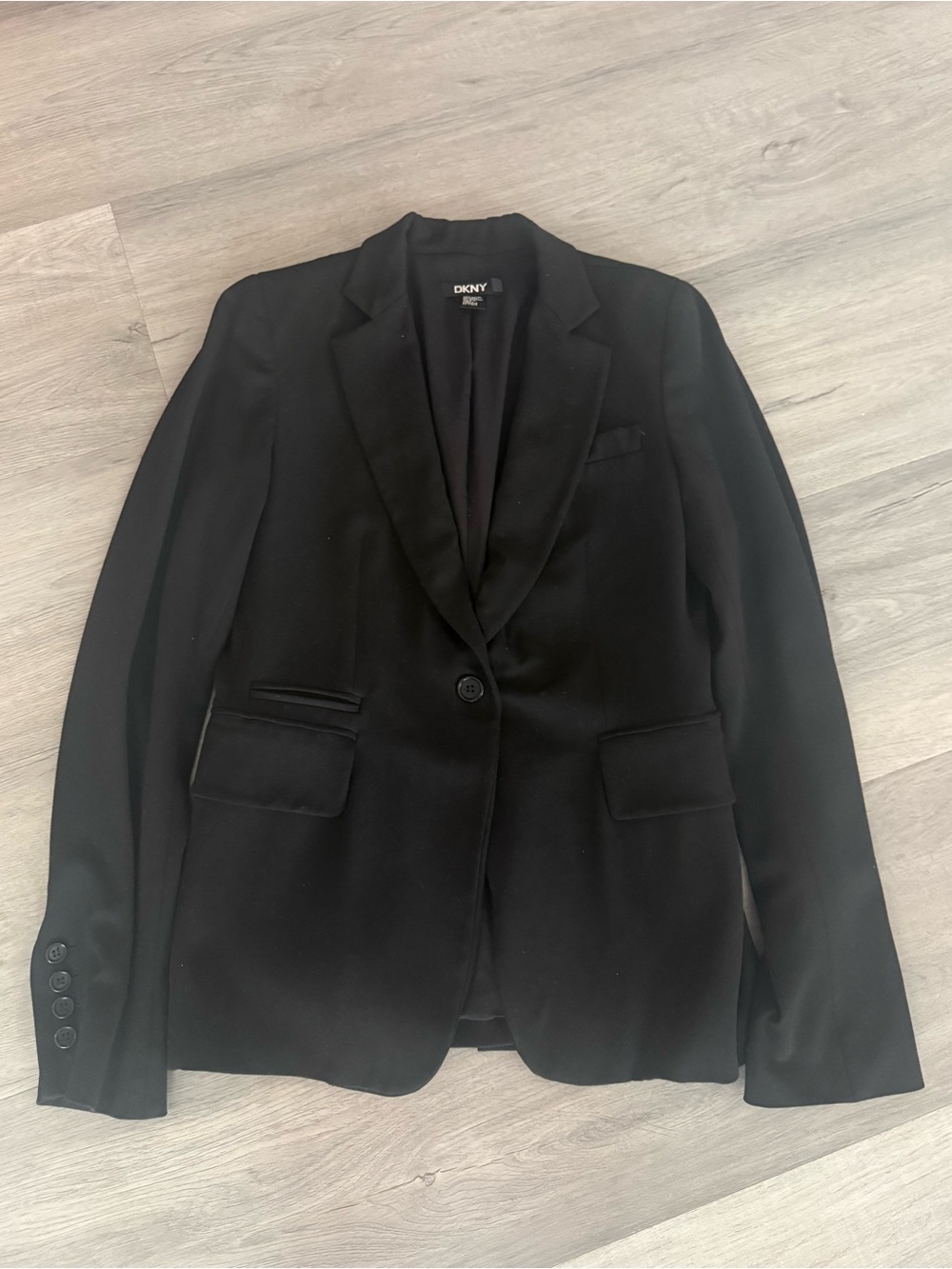 ⭐️ DKNY Black Tailored Blazer with Notched Lapels
